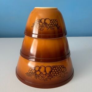 Pyrex Old Orchard nesting mixing bowls